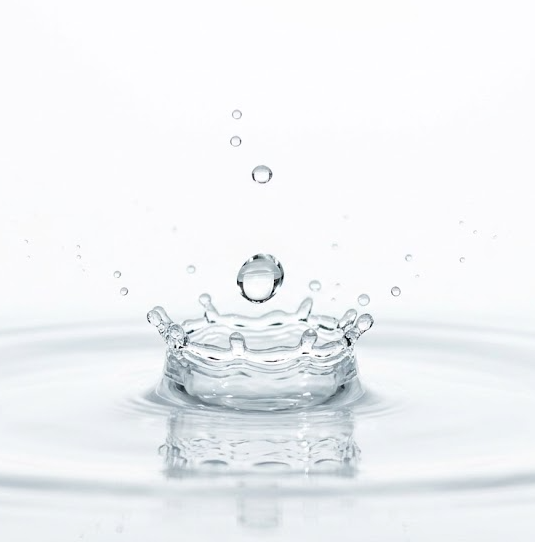 Close-up of water, viscosity of water